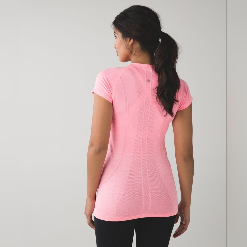 NWOT Lululemon Swiftly Tech Short Sleeve Crew Top Shirt Heathered Pink Size 4 - Picture 3 of 6